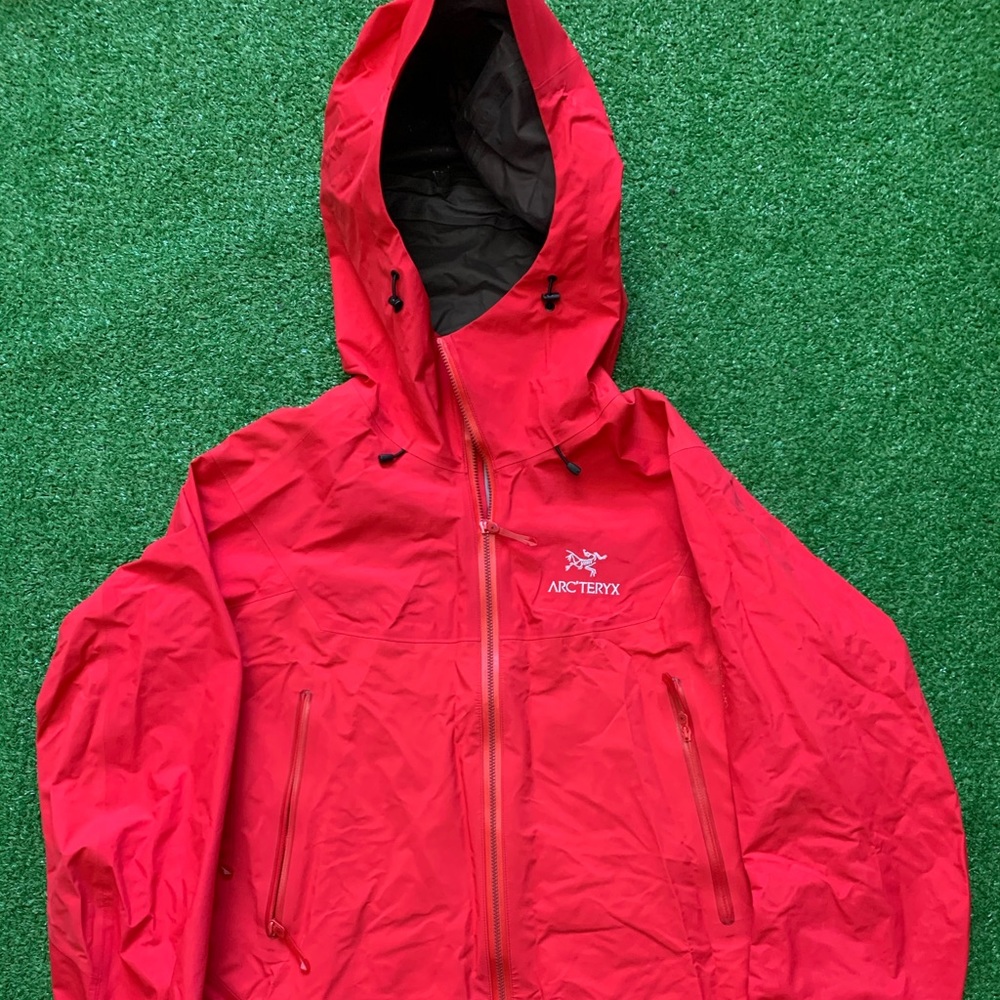 Arc’Teryx Goretex Jacket Women’s Size Large Red